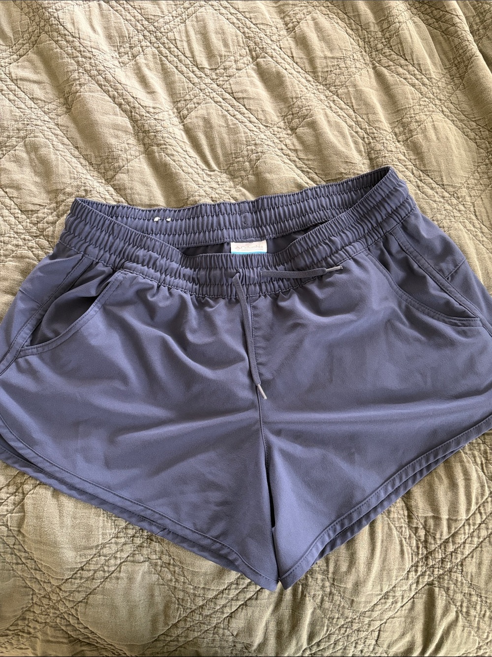 Columbia Elastic-Waist Women’s Shorts in Dusty Blue